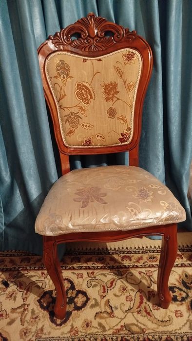 Продам стулья в отличном состояний