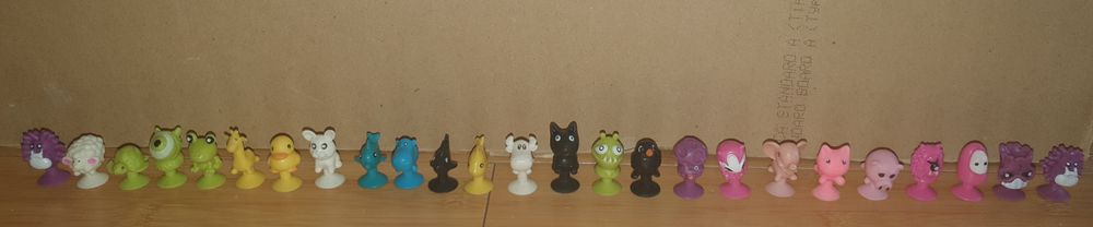 Colectie 202 figurine stikeez si alte accesorii