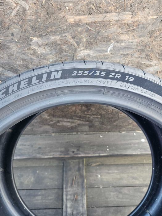 Anvelope 255 35 zr 19
