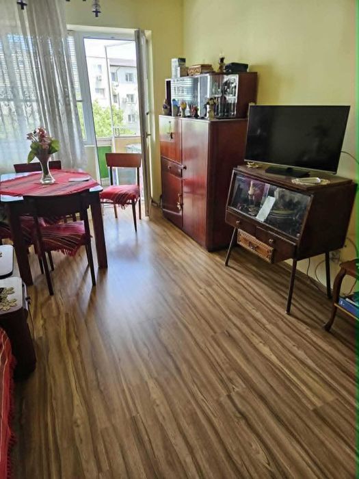 vand apartament dej
