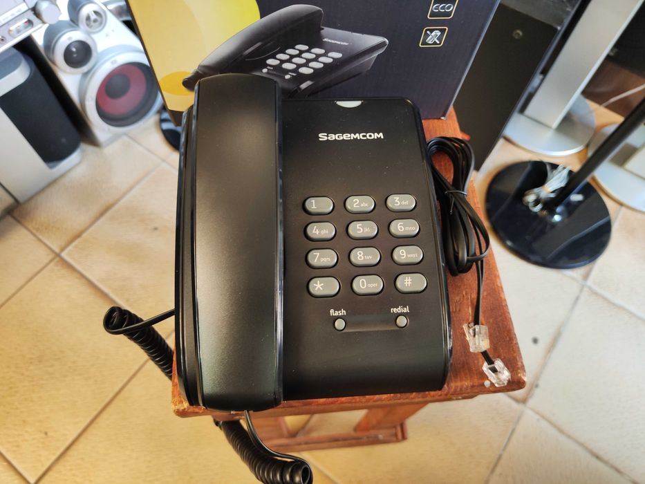Стационарен телефон Sagemcom C100 Стационарен домашен телефон. НОВ!