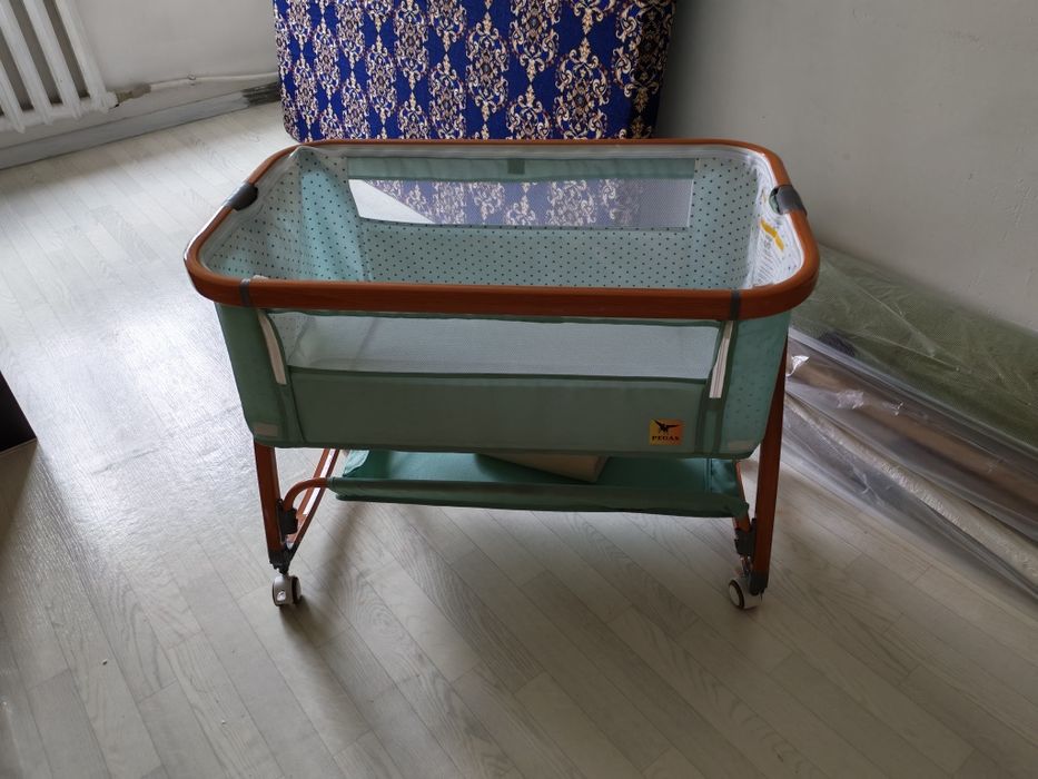 Манежка детская кровать