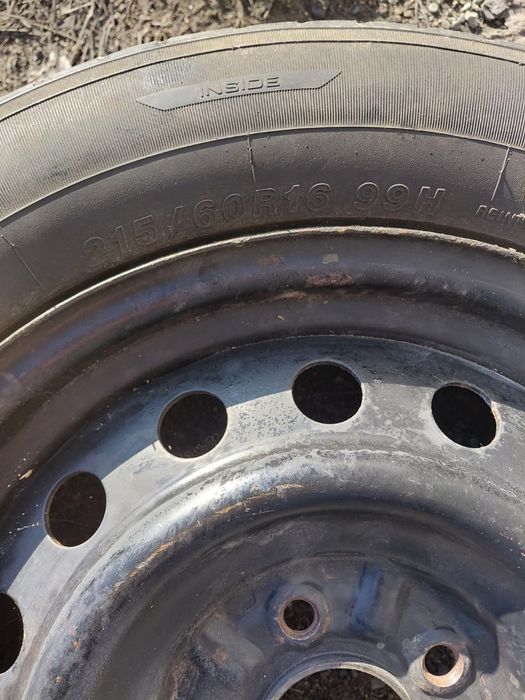 Продам резина с дисками на R16.