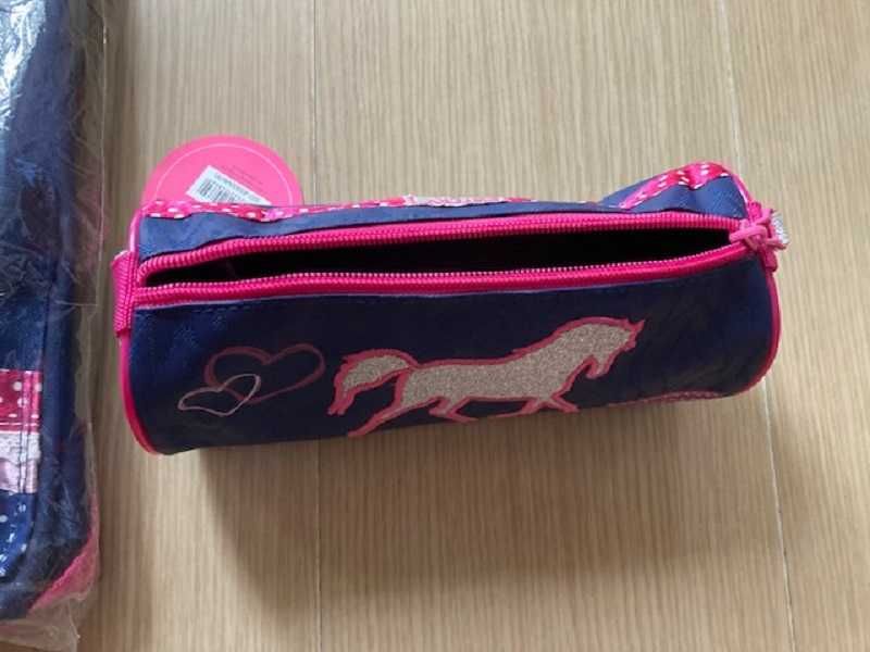 Детска раница и несесер с конче Milky X Kiss, нови