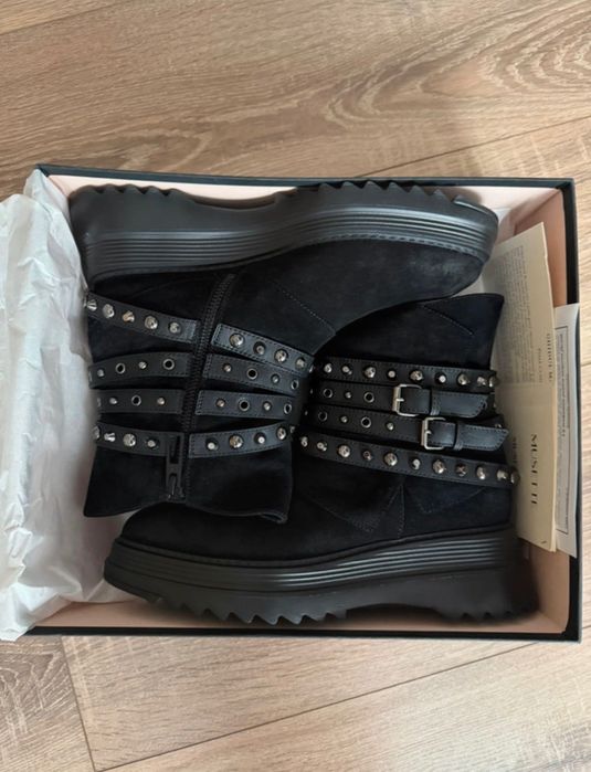 Ghete Musette din piele intoarsa