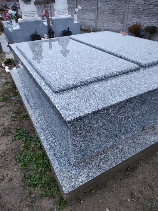 Executam lucrari din monumente funerare din granit,marmura,mozaic,marmura venetiana