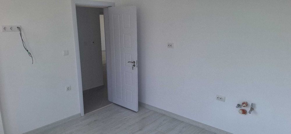 Продава се Тристаен апартамент в Разград, Център - 90 кв.м за 1615 €/кв.м - Снимка #11