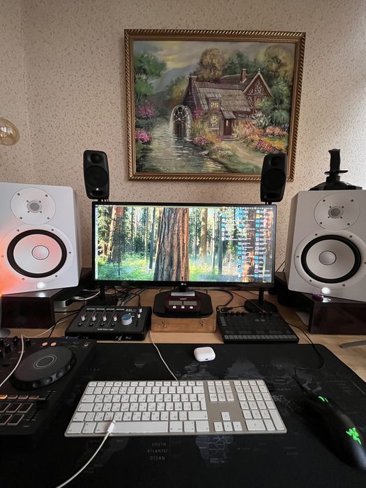 Yamaha HS8 белые