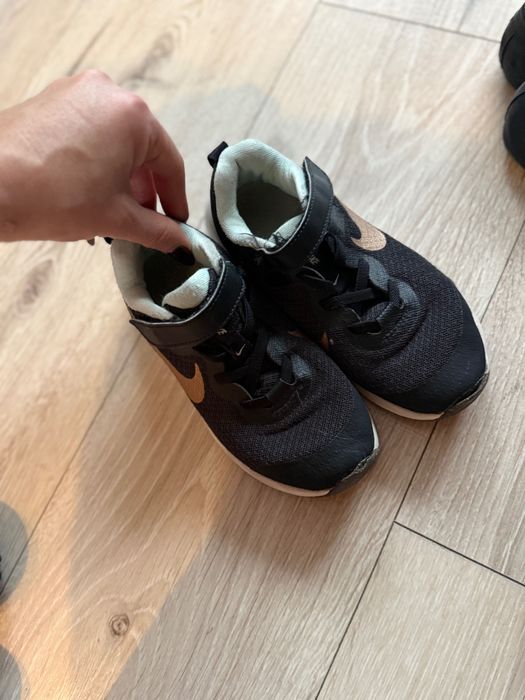 Детски обувки и чехли Armani, Nike и бебешки мокасини