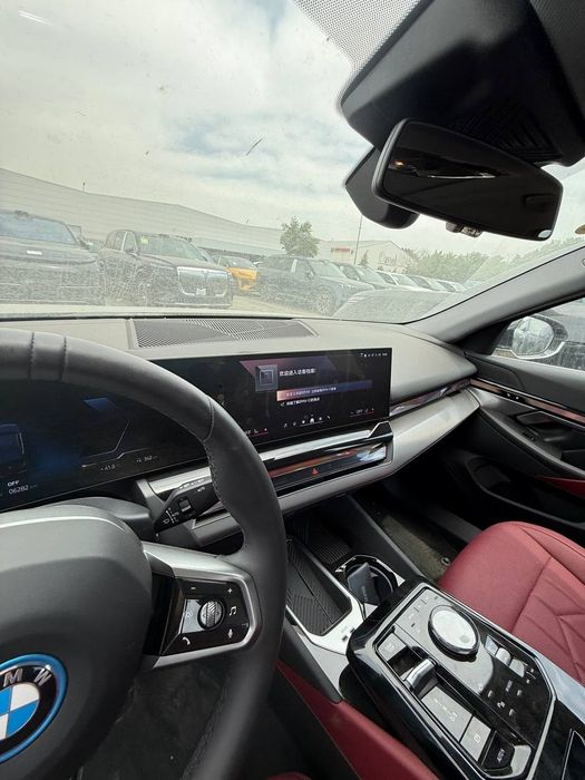 Bmw i5 35L 2025 toza