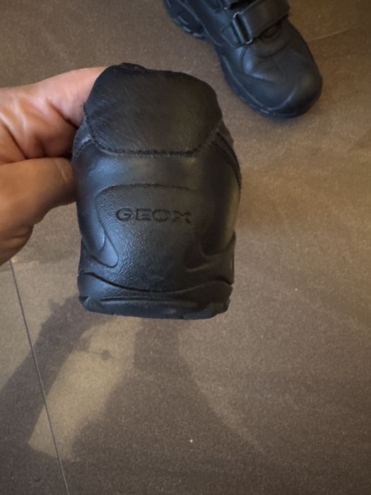 Vand adidasi/pantofi piele naturala Geox 32 impecabili