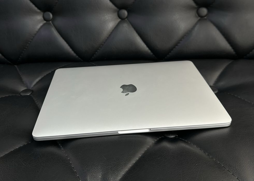 Apple MacBook Pro M1 2020 года в идеальном состояние