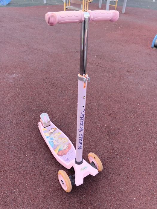Продам самокат для девочки