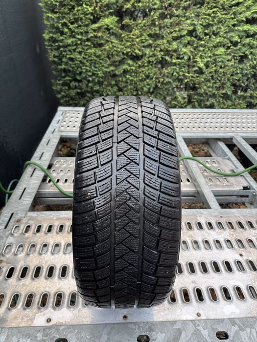 Anvelope 225/40/19 / 255/35/19 Iarna Mercedes w205 Bmw