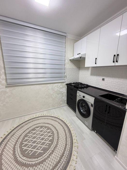 Срочно продаётся 2х-комнатная квартира переделанная на 3