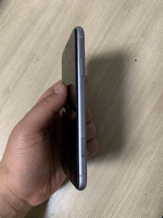 Iphone 11.  256 гб.  75 емкость