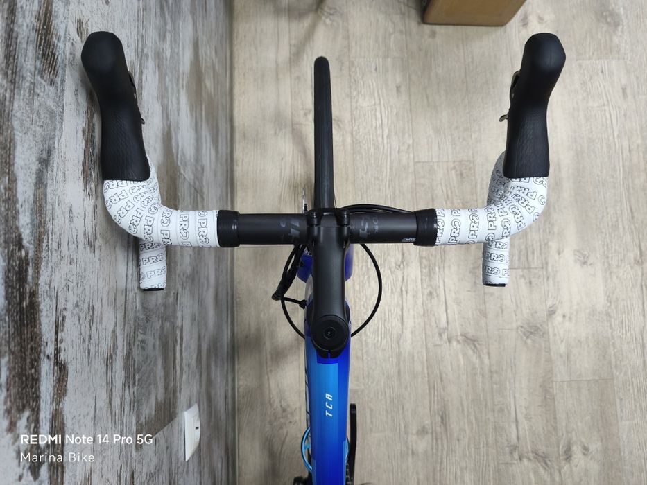 НОВ карбонов шосеен велосипед Giant TCR Pro Disc 105 2х12 Fulcrum | L