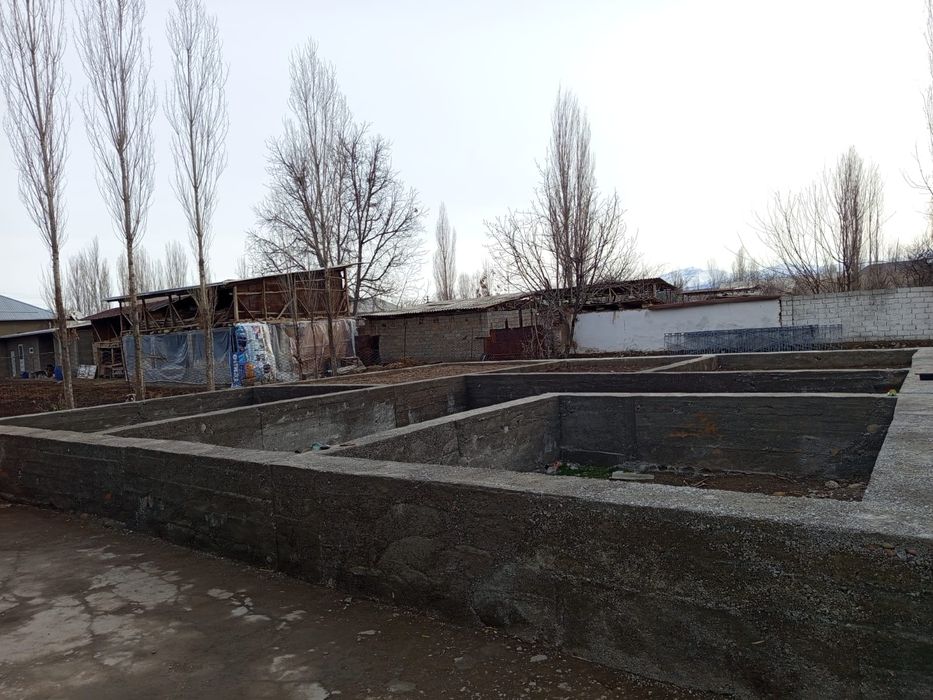 Участка сотилади срочно, тайор фундамент билан