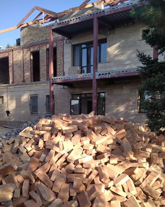 Красный кирпич (рядовой, кладочный) отличного качества