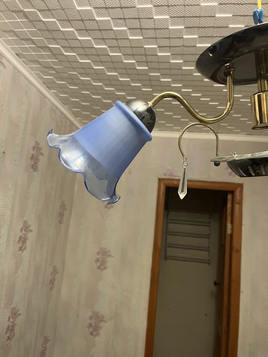 Продается светильник люстра