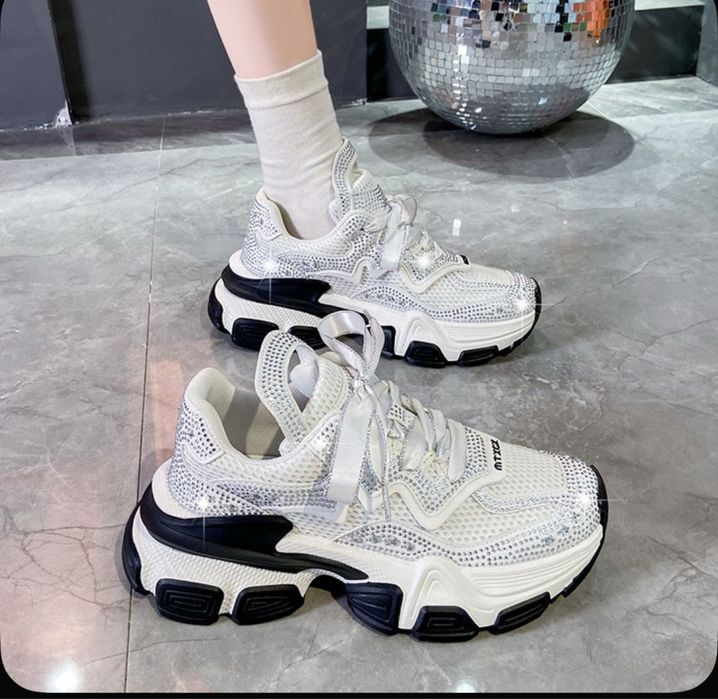 Кроссовки  новый