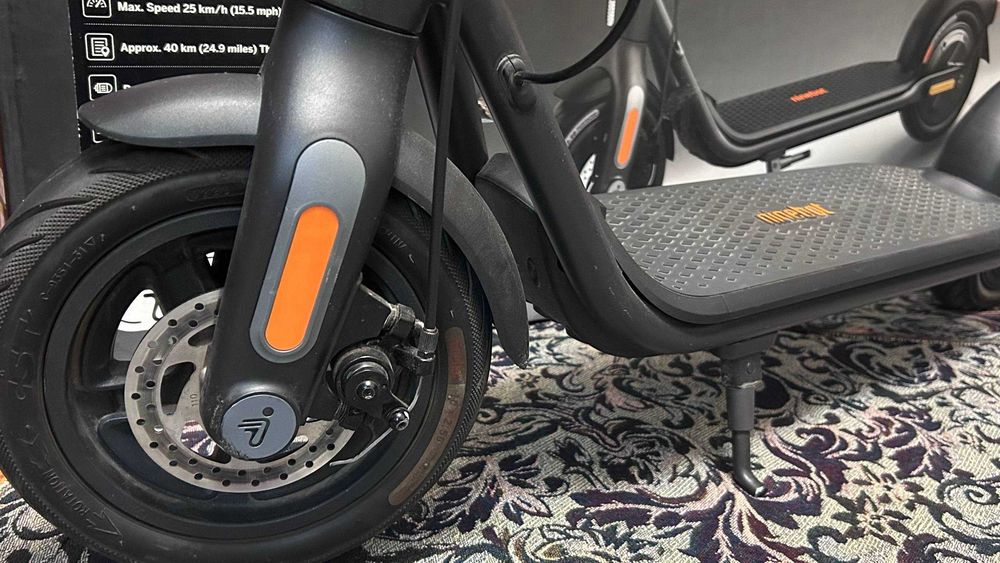 Электросамокат Ninebot KickScooter F2 Plus