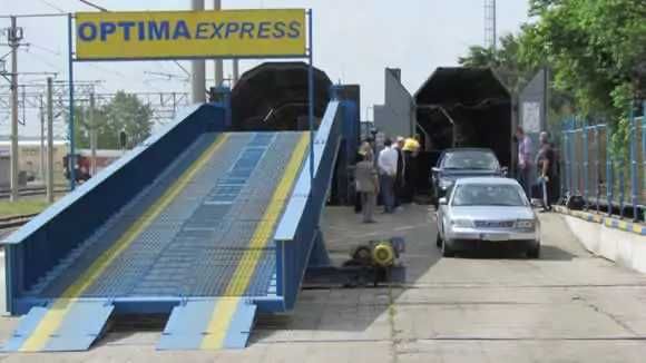 Товарни вагони за превоз на автомобили, част от Optima Exress H0, 1:87