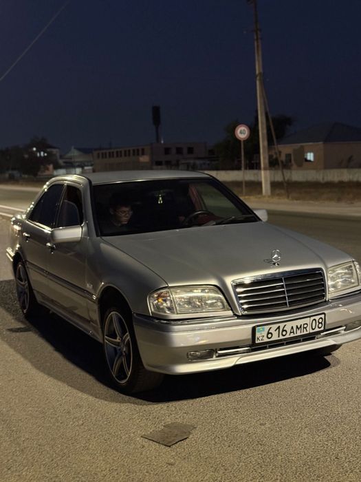 Бампер на мерседес w202  амг3.6
