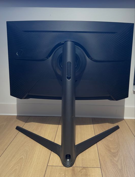 Samsung Odyssey G7 27”