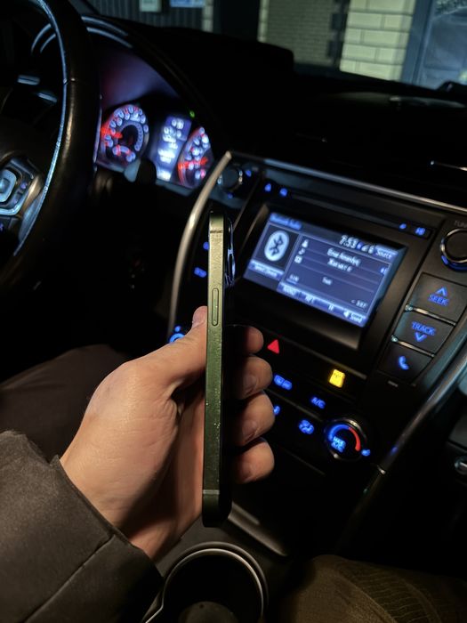 Продам iphone 13