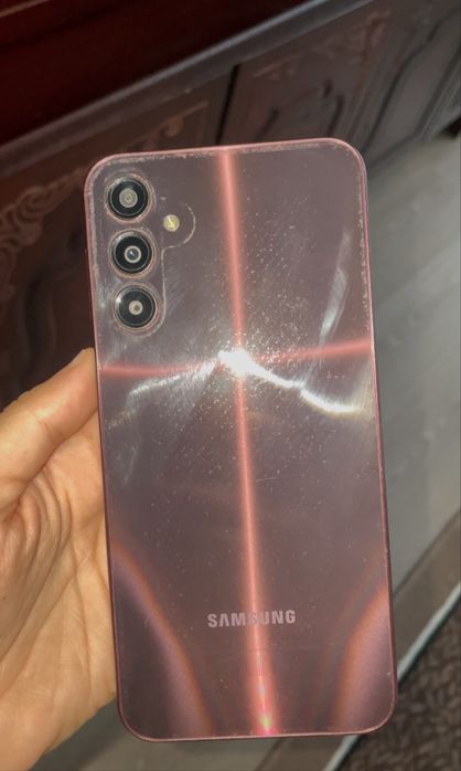 Samsung A 24 xolati idealni