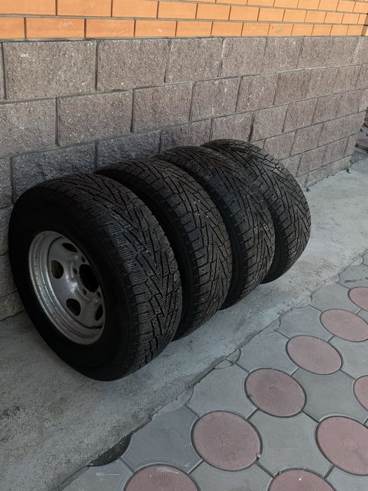 Шины с диском зима,шипы 265/70 R 16