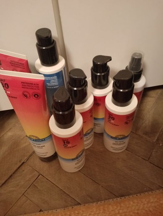 Vînd creme pentru față și corp..pentru celulită și riduri.. negociabil