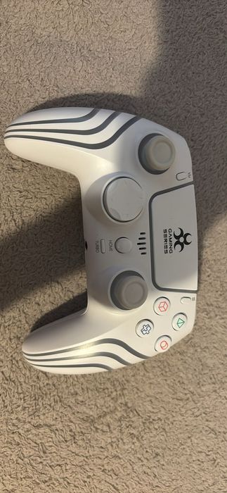 Vând controler PS4