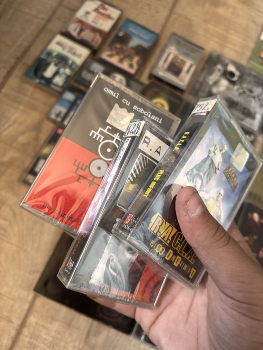 Lot/Bundle Hip-Hop Rock Metal Romanesc-Din Afara : Parazitii , Bug Mafia , Cheloo , Ombladon ,Omul Cu Sobolani ,Racla etc