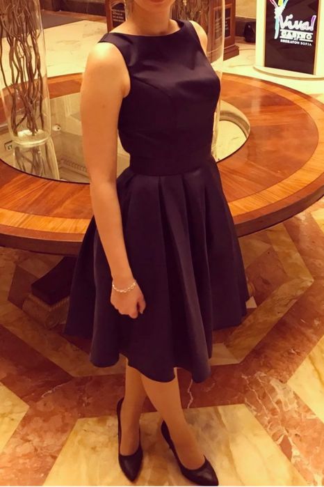 Красива коктейлна рокля