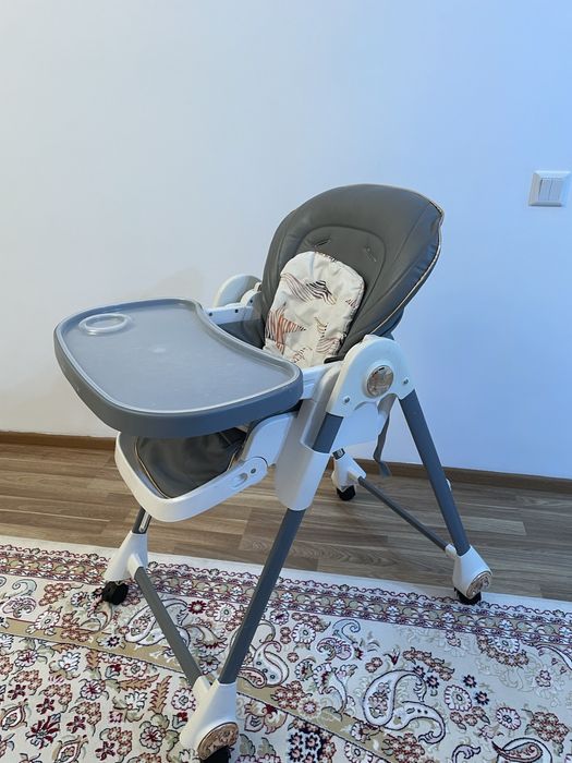 Детский стол для кормления продам дешево!