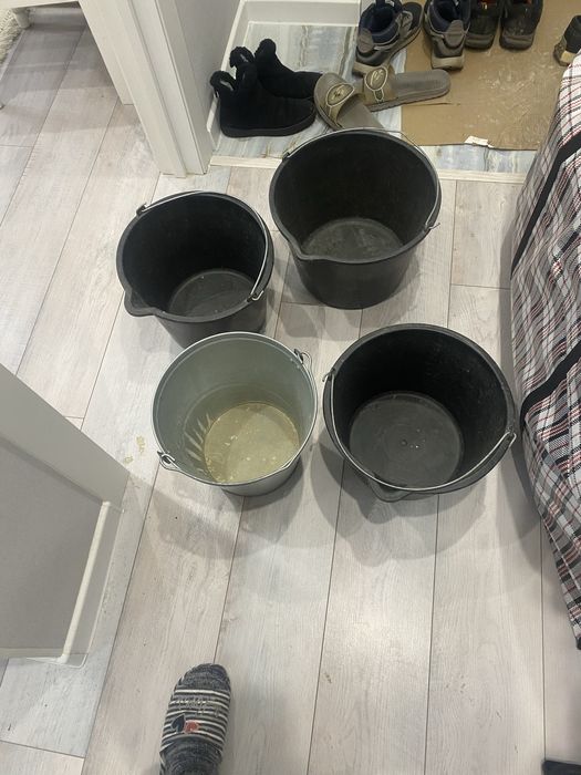 Продам 4 ведра б/у