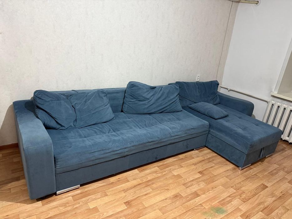 Диван в хорошем состоянии