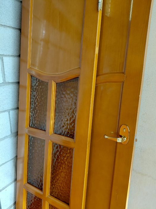 Двери б/у деревянные