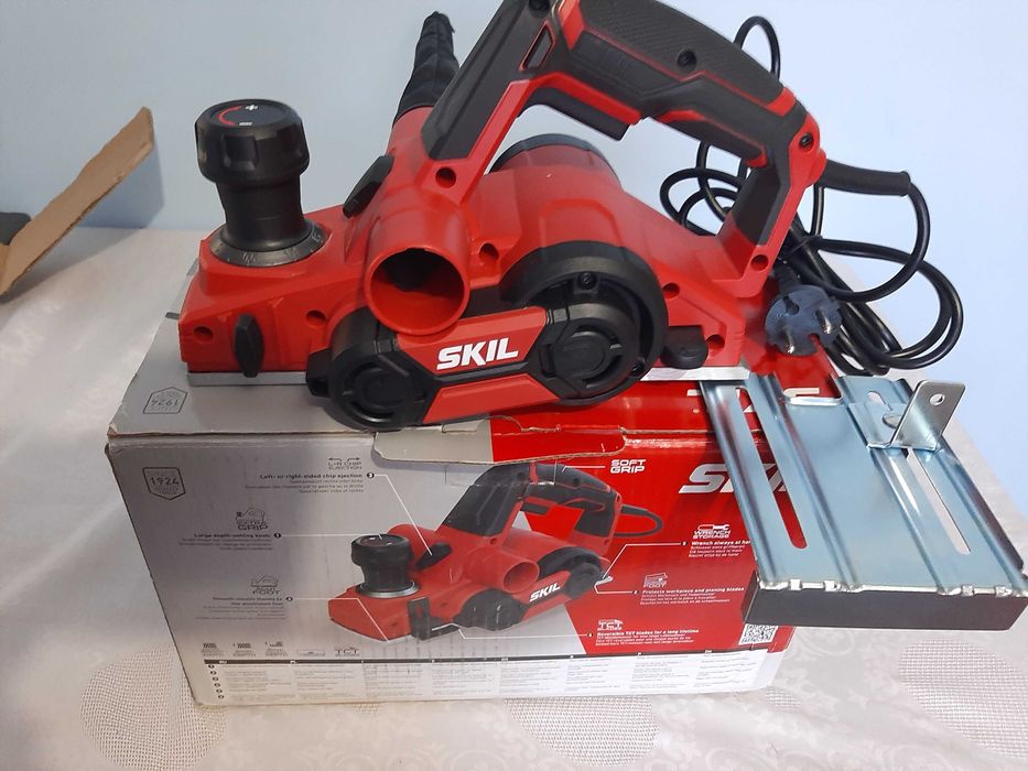 Vând rindea electrica