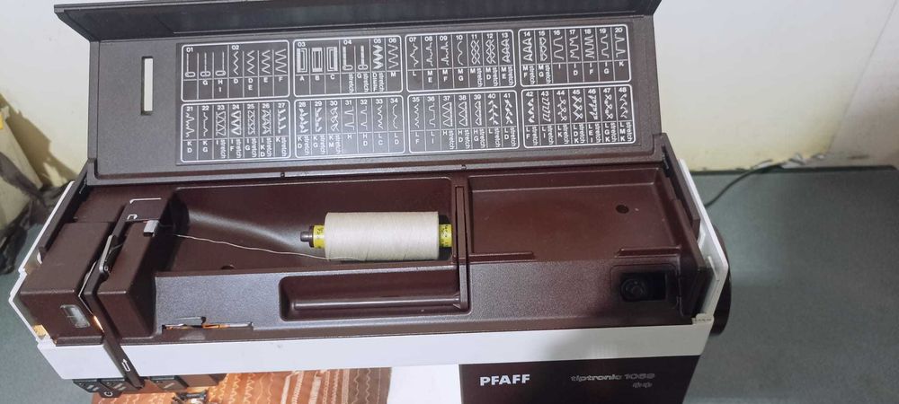 Masina de cusut electrica Pfaff tiptronic 1069
