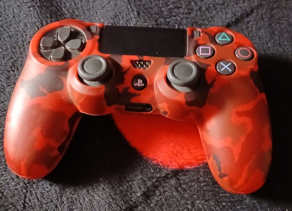 Maneta de ps4 în stare buna .