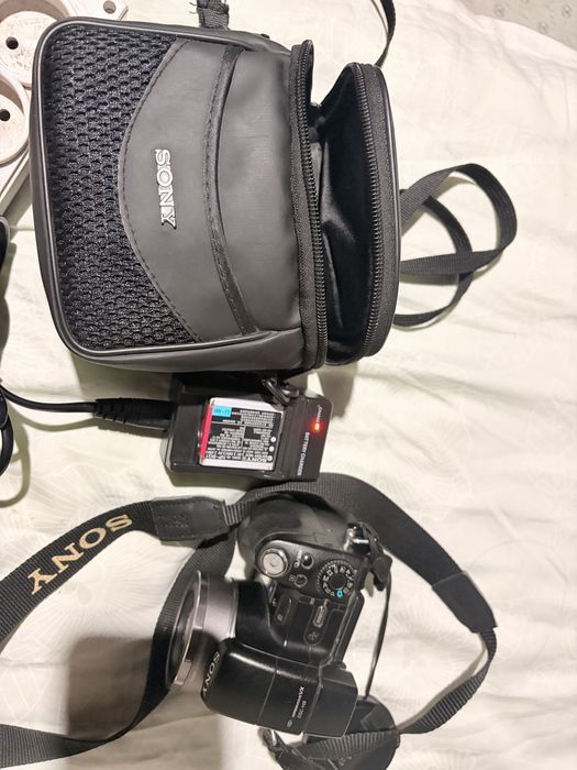 Срочно продам камеру SONY DSC-H7