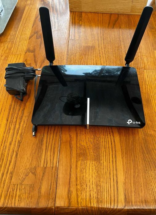 Рутер TP-Link Archer MR 600 със слот за СИМ карта