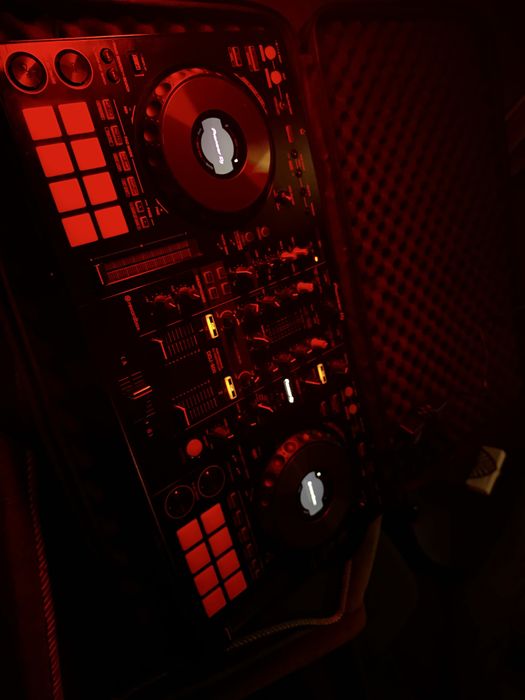 Pioneer DDJ-800 Диджей контроллер
