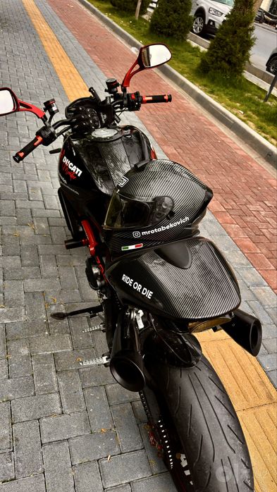 Ducati Monser 800 cc
