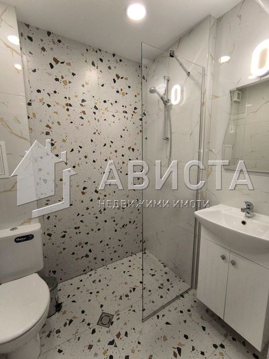 Дава се под наем Двустаен апартамент в София, Център - 65 кв.м за 600 € - Снимка #11