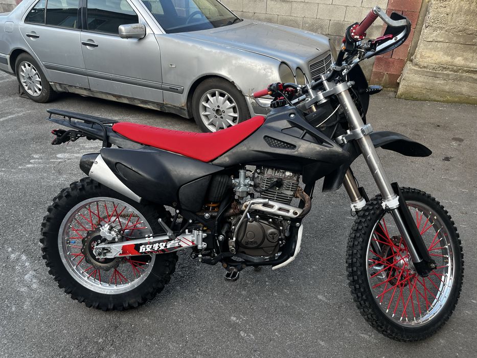 Продам эндуро мотоцикл 250 кубов