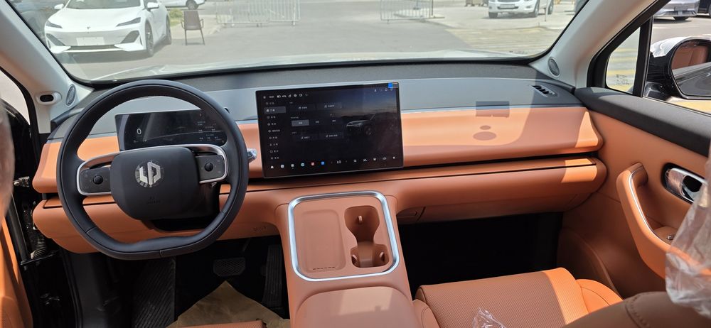 Leapmotor c16 full гибрид